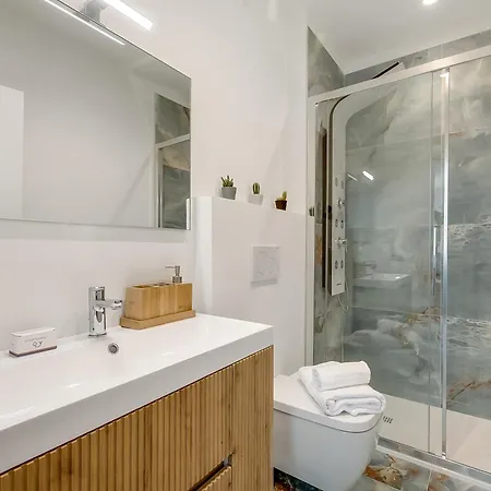 Il Porticciolo Front - Happy Apartment Castelveccana