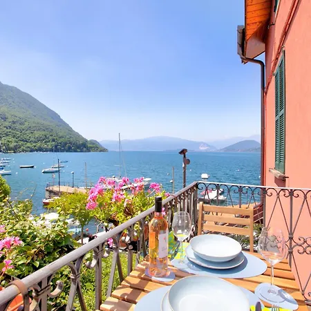 Apartment Il Porticciolo Front - Happy Castelveccana