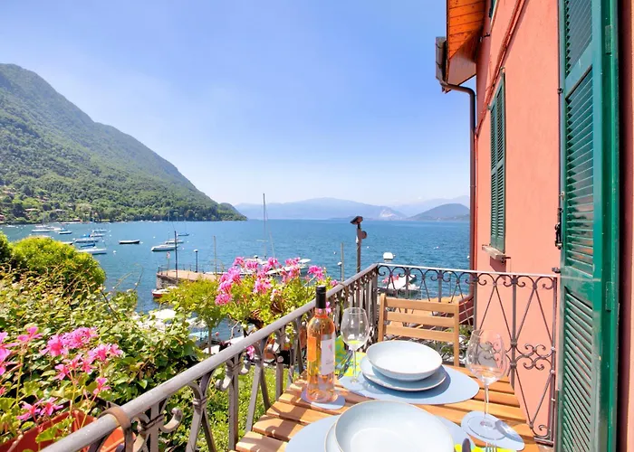 Апартаменты Il Porticciolo Front - Happy Castelveccana